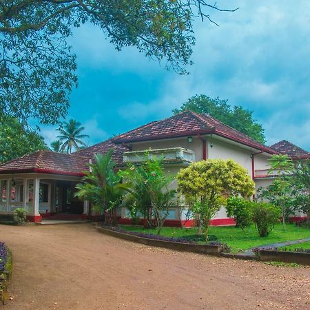 Randiyaepiliyagoda Resort Avissawella Esterno foto