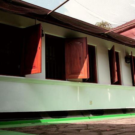 Randiyaepiliyagoda Resort Avissawella Esterno foto