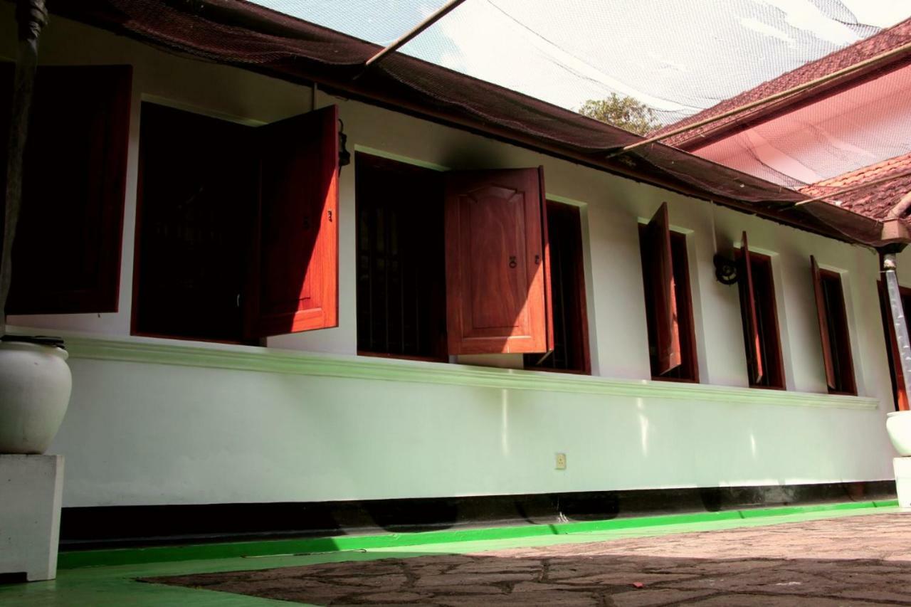 Randiyaepiliyagoda Resort Avissawella Esterno foto