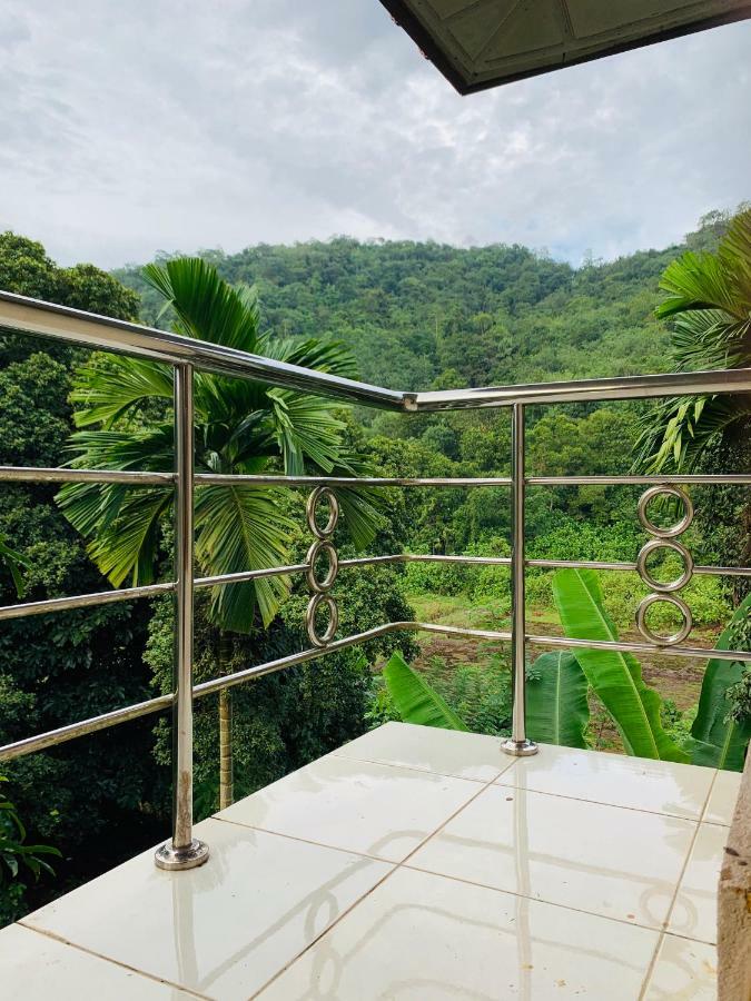Randiyaepiliyagoda Resort Avissawella Esterno foto
