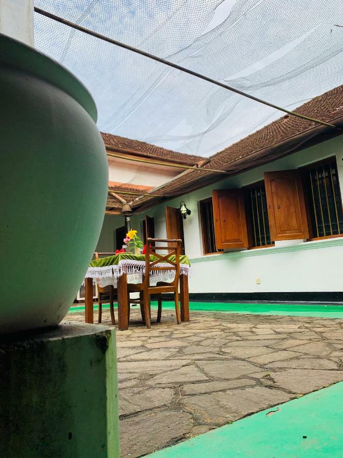 Randiyaepiliyagoda Resort Avissawella Esterno foto
