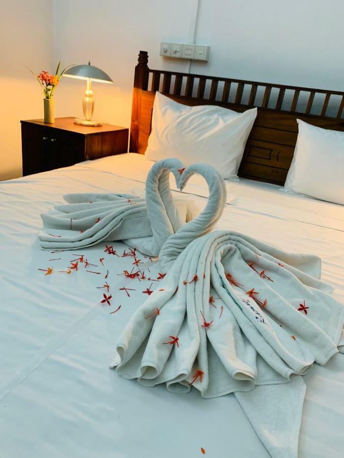 Randiyaepiliyagoda Resort Avissawella Esterno foto