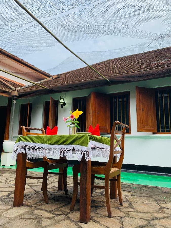 Randiyaepiliyagoda Resort Avissawella Esterno foto