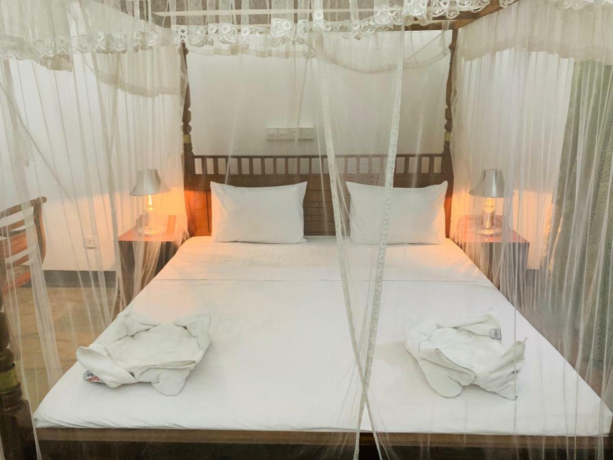 Randiyaepiliyagoda Resort Avissawella Esterno foto