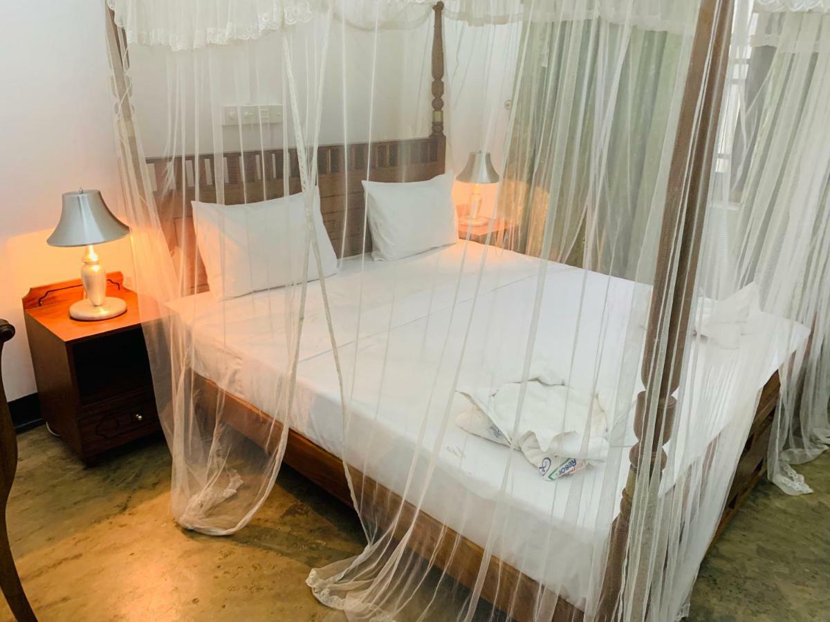 Randiyaepiliyagoda Resort Avissawella Esterno foto
